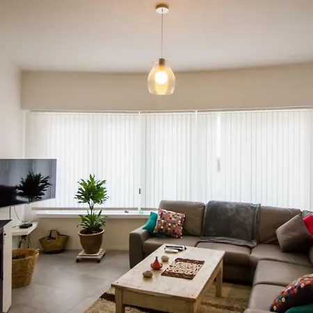 Apartment Modern Near The Sea. *